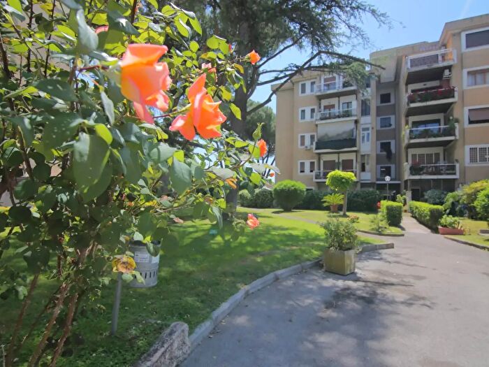 Appartamento bilocale in vendita in Via Cino del Duca, Roma