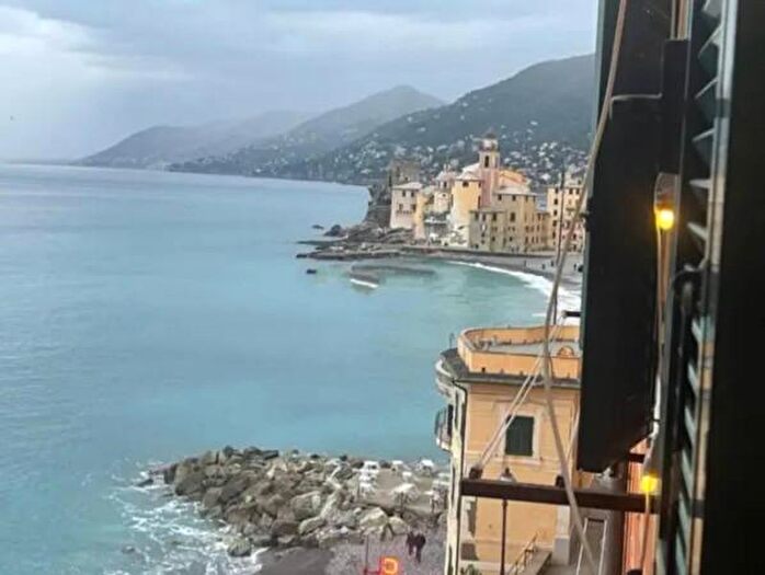 Appartamento quadrilocale in vendita in Via Giuseppe Garibaldi, Camogli