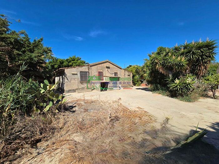 Casa in vendita in Butera