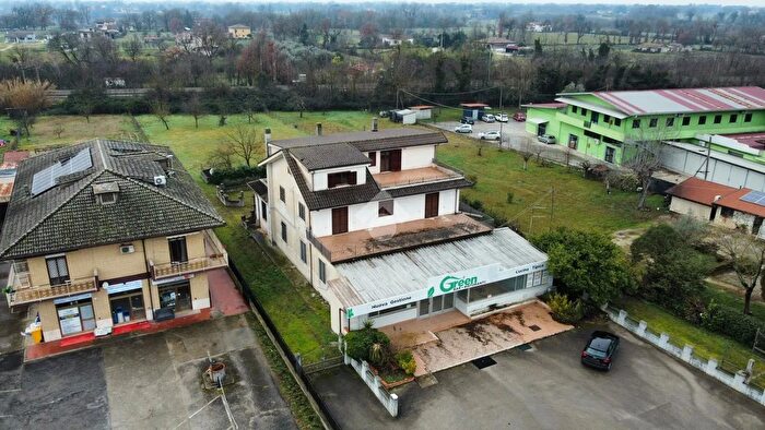 Appartamento quadrilocale in vendita in Via Ss, Castrocielo