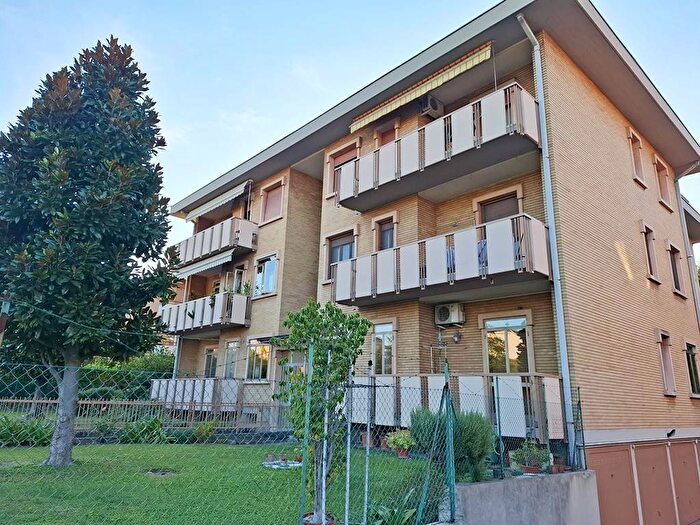 Appartamento quadrilocale in vendita in Piazza Caduti del Lavoro, Ospedale Volturno, Parma