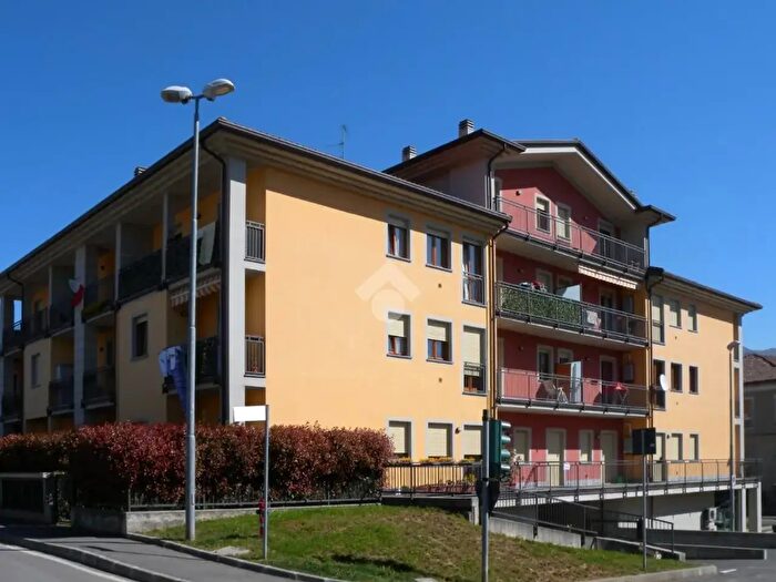 Appartamento trilocale in vendita in Piazza del Lavoro, Brivio