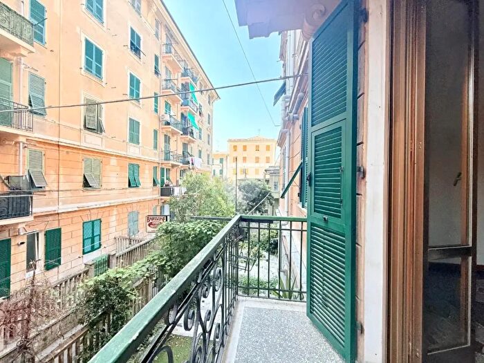 Appartamento quadrilocale in vendita in Via Siracusa, Genova