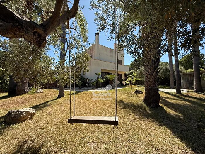 Casa con 8 locali in vendita in Marsala