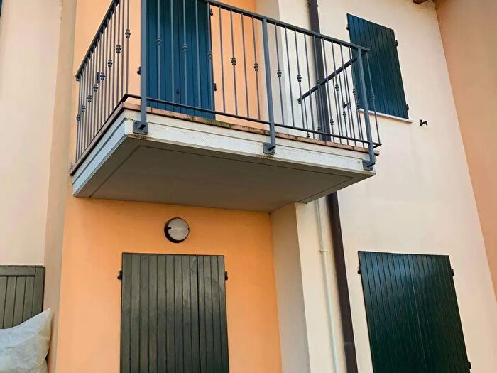 Casa con 5 locali in vendita in Via Raspona, Alfonsine