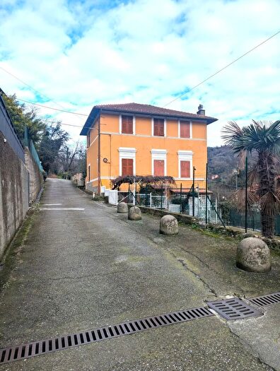 Appartamento con 6 locali in vendita in Via Natale Gallino a, Genova