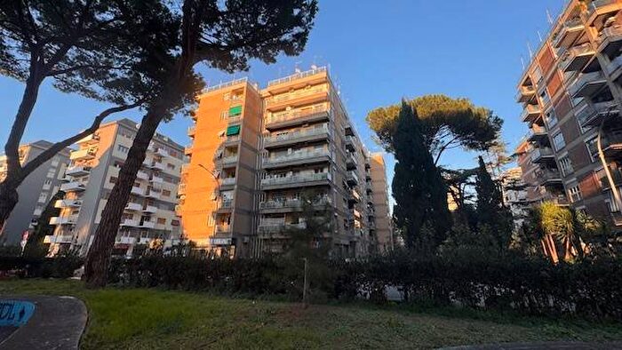 Appartamento trilocale in affitto in Via Val di Chienti, Conca d'Oro Valli, Roma