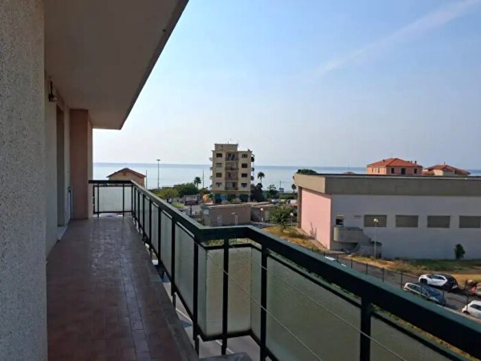 Appartamento bilocale in vendita in Viale Riviera, Pietra Ligure