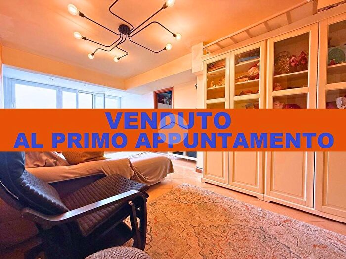 Appartamento trilocale in vendita in Via S Casciano dei Bagni, Roma