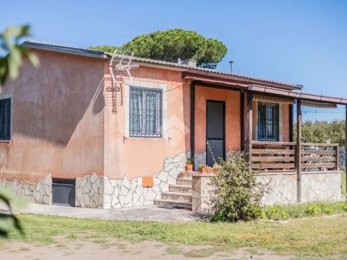 Casa trilocale in vendita in Strada Carrareccia di Casale, Ronciglione