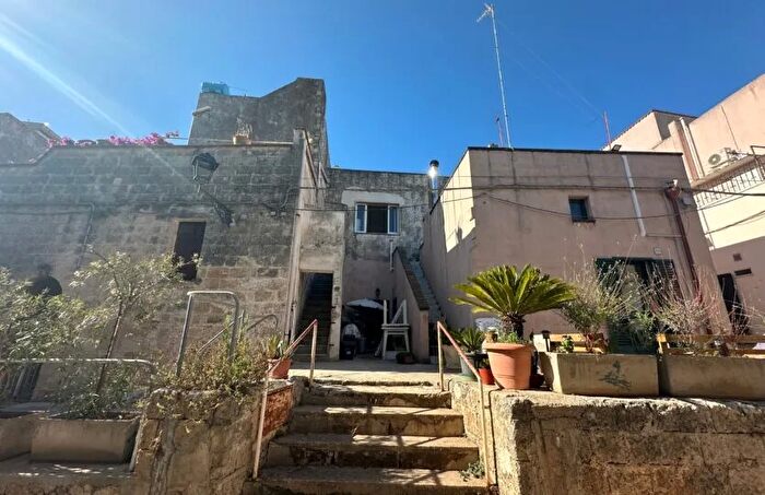 Appartamento trilocale in vendita in VI Apaleologo Ruffano Centro Storico Residenziale, Ruffano