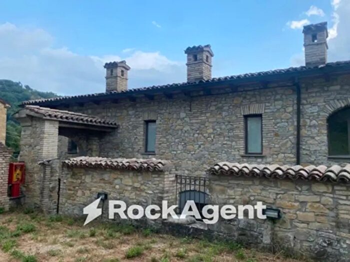 Casa con 6 locali in vendita in Terenzo