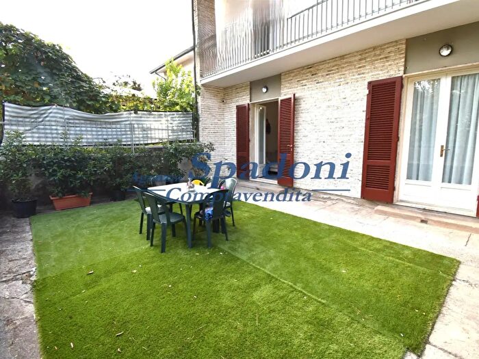 Appartamento con 5 locali in vendita in Larciano