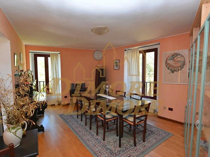 Casa con 16 locali in vendita in Strada Provinciale per Miazzina, Cambiasca