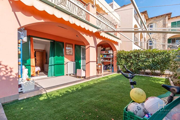 Appartamento trilocale in vendita in VII Traversa Via San Francesco, Taggia
