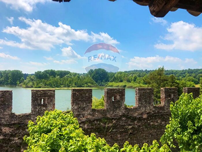 Casa con 8 locali in vendita in Via Castello Castellaro, Monzambano