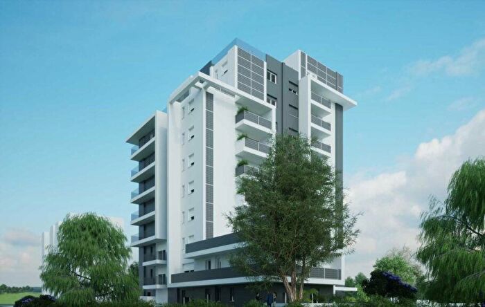 Appartamento trilocale in vendita in Via Rivani, Bologna