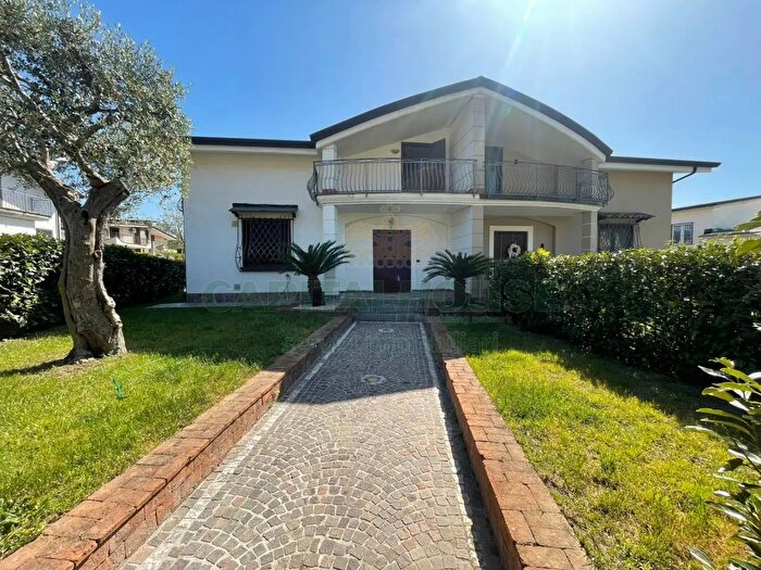 Casa quadrilocale in affitto in Avella