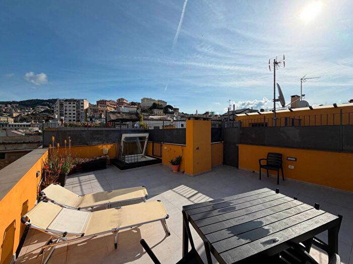 Casa bilocale in affitto in Vico Superiore di Pellicceria, Caricamento, Genova