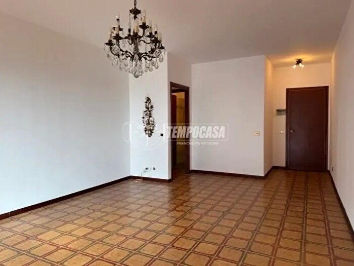 Appartamento trilocale in vendita in Viale Cristoforo Colombo, Trezzano Sul Naviglio