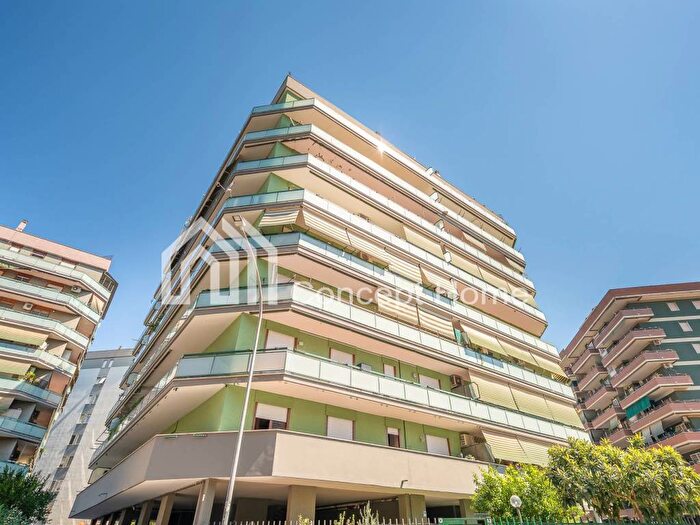Appartamento trilocale in vendita in Via Francesco Gentile, Cinecittà, Roma