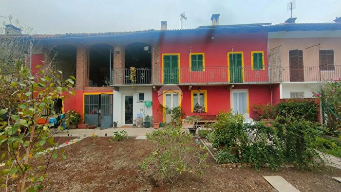 Appartamento quadrilocale in vendita in Via Demorra, Casalgrasso