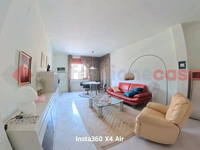 Appartamento con 5 locali in vendita in Viale Teracati, Siracusa