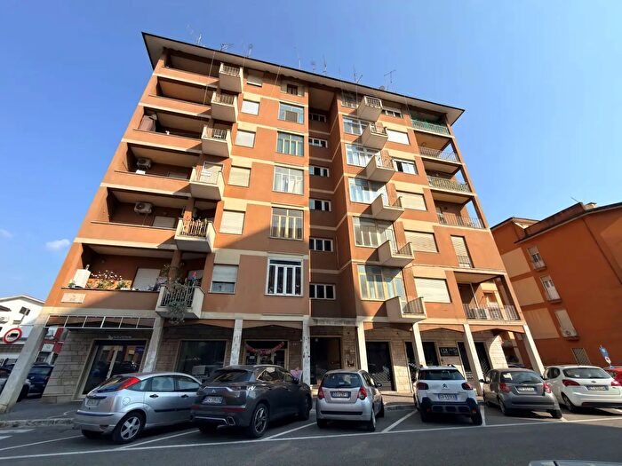 Appartamento con 6 locali in vendita in Via Adige, Frosinone