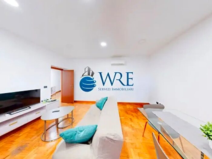 Appartamento trilocale in vendita in Via Calabria, Roma