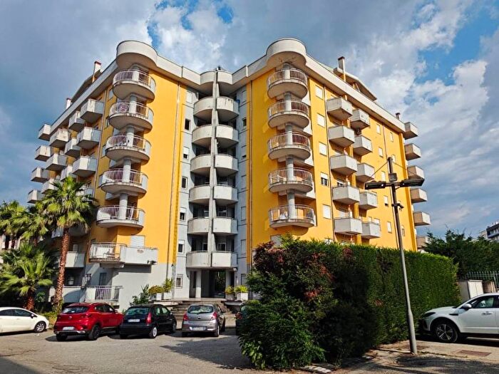 Casa trilocale in affitto in Via Ettore Maiorana, Quattromiglia, Rende
