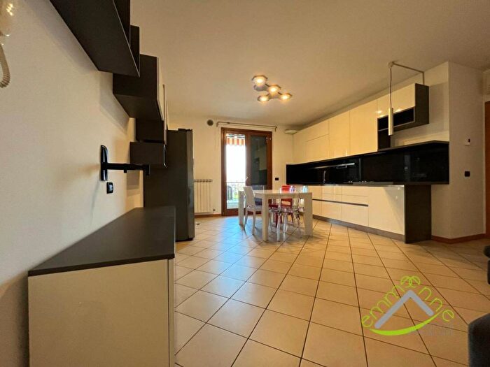 Appartamento quadrilocale in affitto in Piazza Generale Carlo Alberto Dalla Chiesa, Cazzago Ex Polo, Pianiga