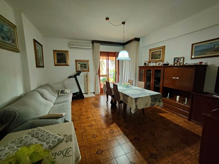 Appartamento con 5 locali in vendita in Via Biagio Pesciolini, Prato