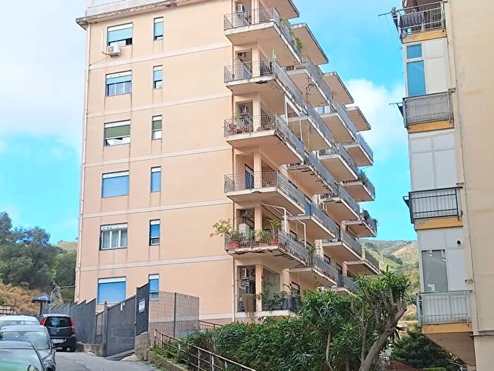 Appartamento in vendita in Via dei Fiori, Messina