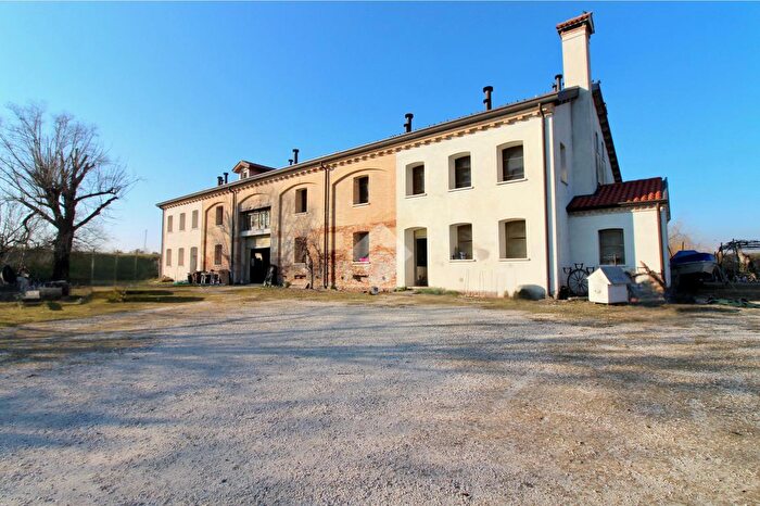 Casa con 13 locali in vendita in Strada Provinciale, Caorle