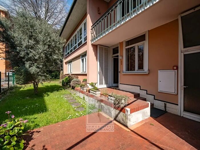 Appartamento trilocale in vendita in Via Mazzini, Calolziocorte