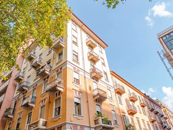 Appartamento trilocale in vendita in Via Giandomenico Romagnosi, San Secondo, Torino