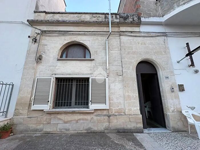 Casa trilocale in vendita in Via Lizzanello, Cavallino