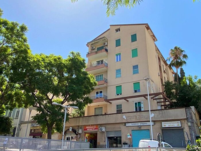 Appartamento con 5 locali in vendita in Via della Pineta, Piazza della Repubblica, Cagliari