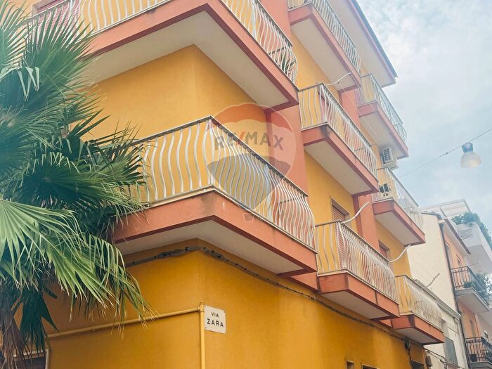 Appartamento con 5 locali in vendita in Via Zara, Ragusa