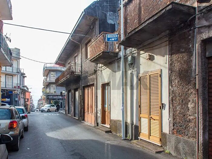 Casa con 6 locali in vendita in Via Terza Retta Levante, Belpasso