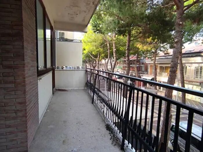 Appartamento con 6 locali in vendita in Piazza Nettuno, Cattolica