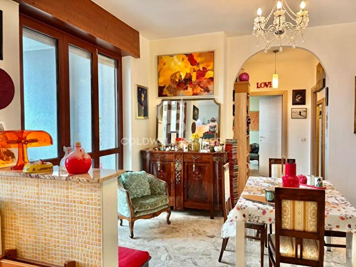 Appartamento trilocale in vendita in Via Milano, Garbagnate Milanese