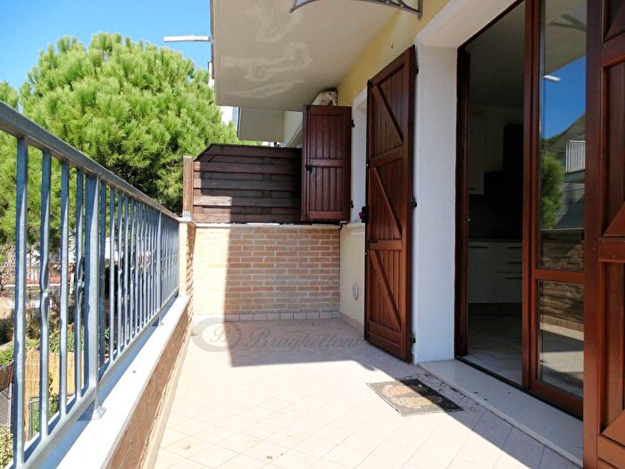 Appartamento quadrilocale in affitto in Viale Giugno, Mare, Cervia