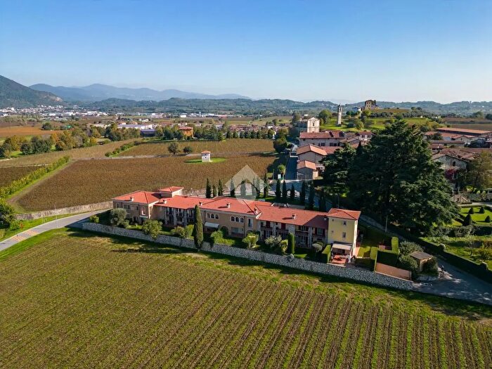 Appartamento bilocale in affitto in Via Dosso, Corte Franca