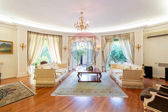 Appartamento con 17 locali in vendita in Via dei Monti Parioli, Roma