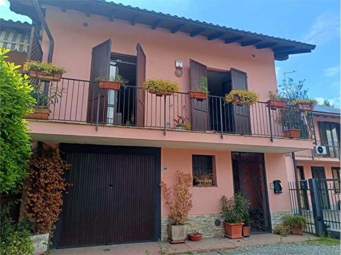 Casa quadrilocale in vendita in Via Pio Selvini a, Biandronno