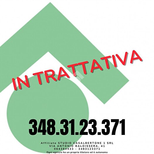 Appartamento trilocale in vendita in Via Carlo Mezzacapo, Roma