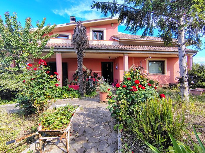 Appartamento con 5 locali in vendita in Ortona