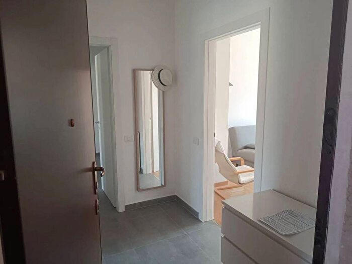 Appartamento quadrilocale in affitto in Via Andrea Maffei, Montenero, Milano