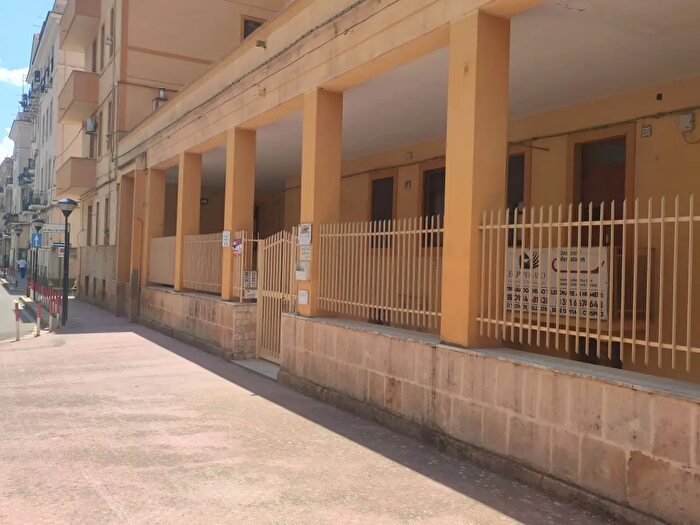 Appartamento con 5 locali in vendita in Via Rosso di San Secondo, Caltanissetta
